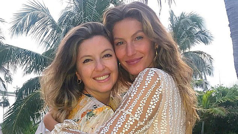 Gisele Bündchen Celebra su 44º Cumpleaños con su Hermana Gemela.