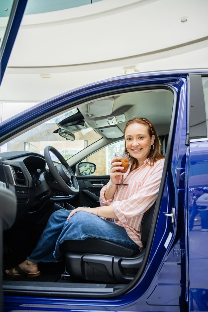 renata espinal en el nissan Nissan Qashqai,