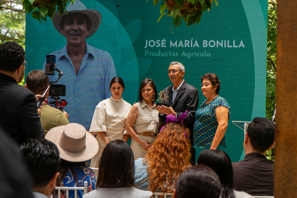 Jose Maria bonilla optica popular 