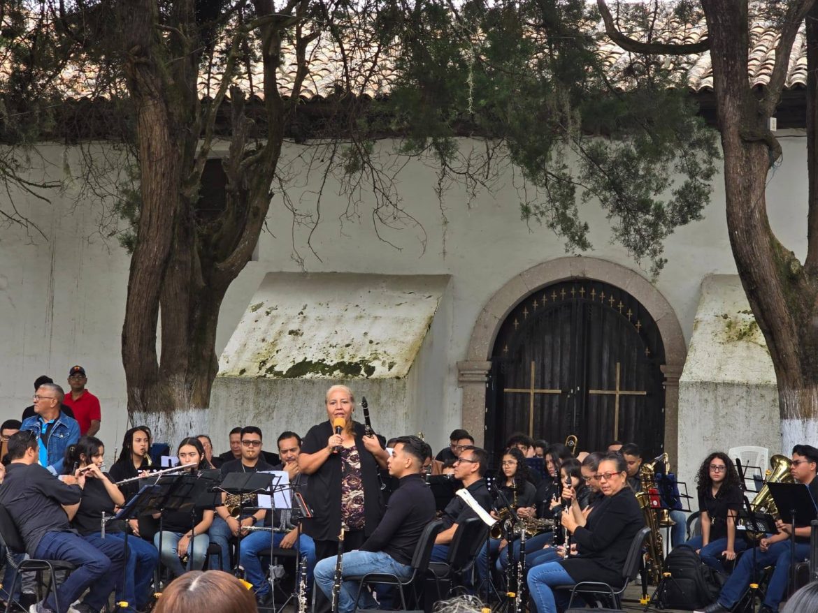 El Concierto Navideño del Año